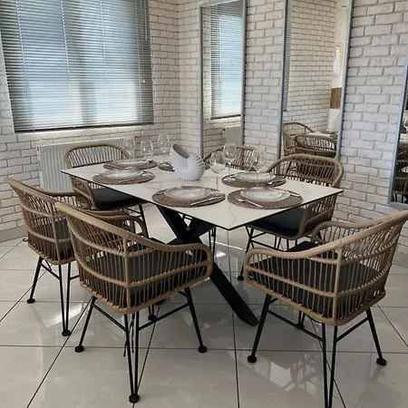 Richard's 6 Personnes 3 アパート